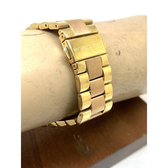 Michael Kors Women's Watch MK3493 Runway Quartz Two Tone Stainless Steel 42mm - Picture 9 of 13